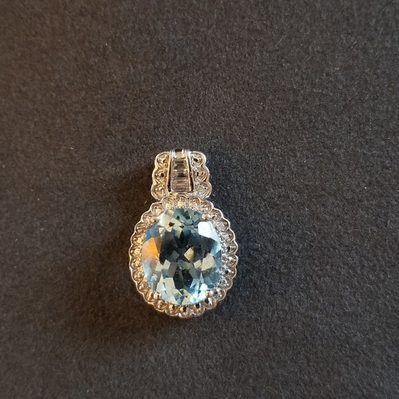 Jewelry - Blue Topaz Pendant in Sterling Silver
